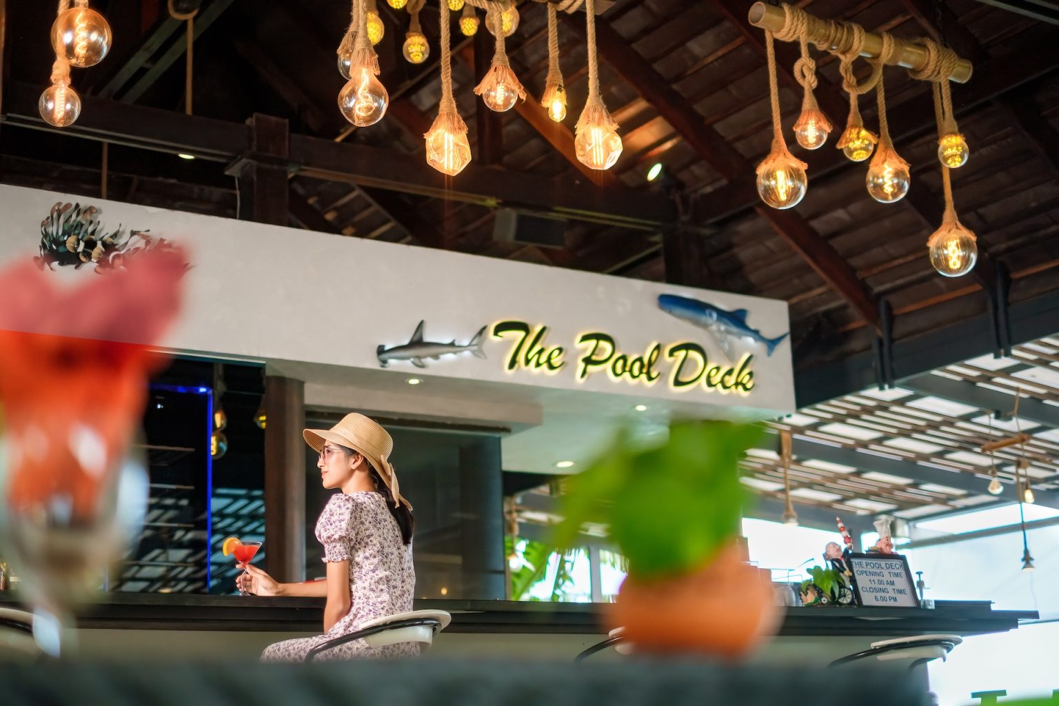 phangan-the-pool-deck-beach-dinner-restaurant