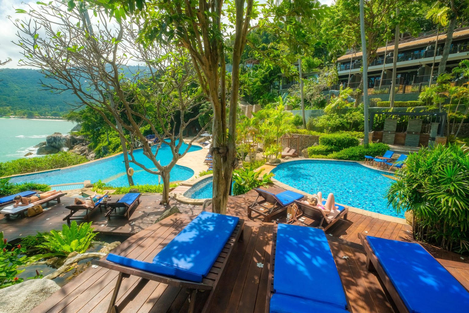 phangan-the-pool-deck-beach-dinner-restaurant